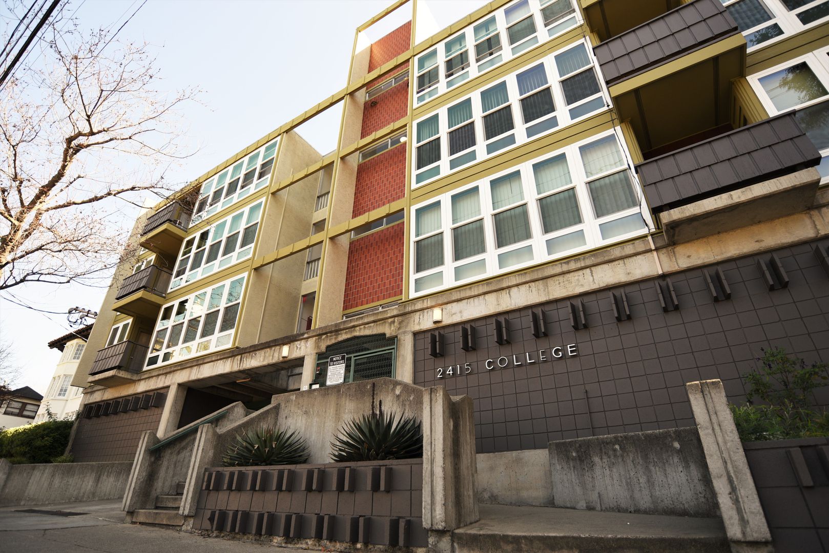 Berkeley Apartment: 2415 College Avenue