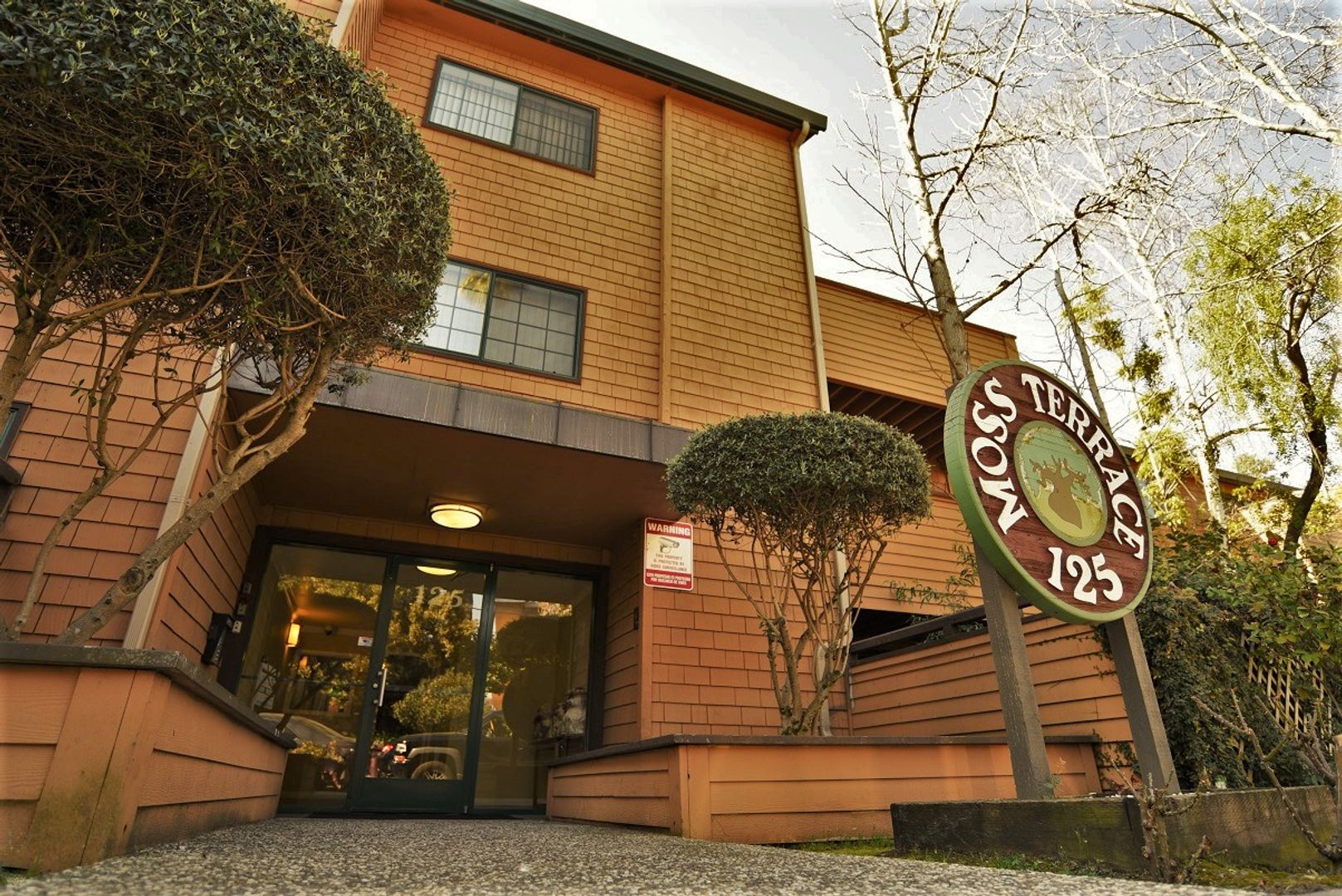 Oakland Apartment: 121-133 Moss Avenue