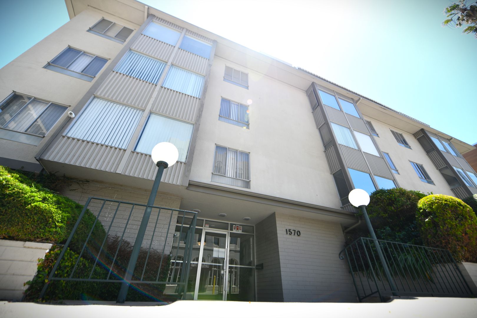 Oakland Apartment: 1570 Jackson Street