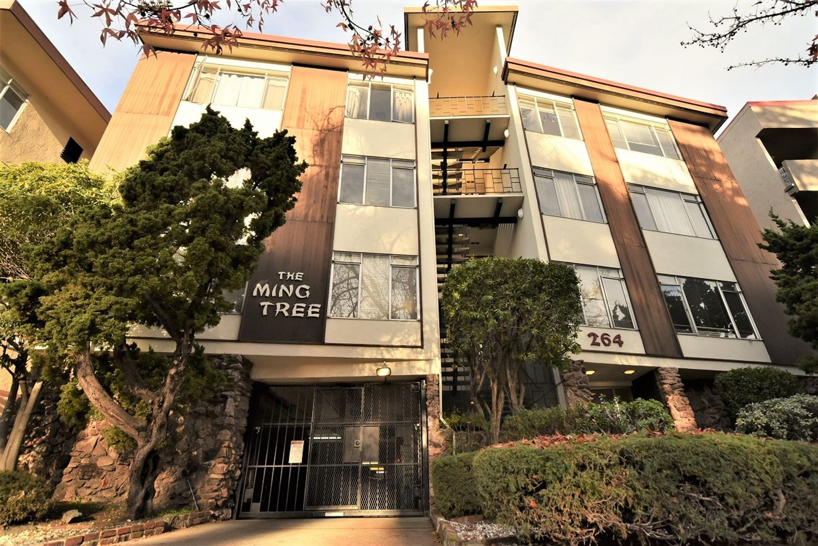 Oakland Apartment: 264 Lee Street