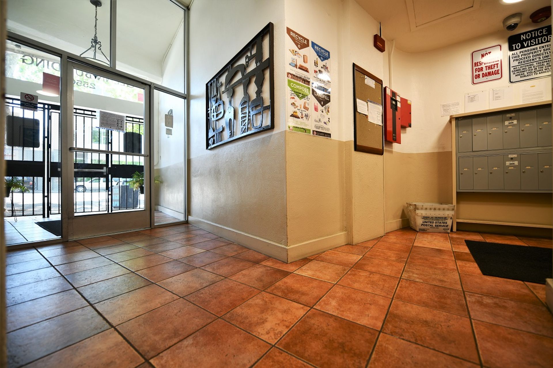 1p646 - The Glenn Building 2 of 12