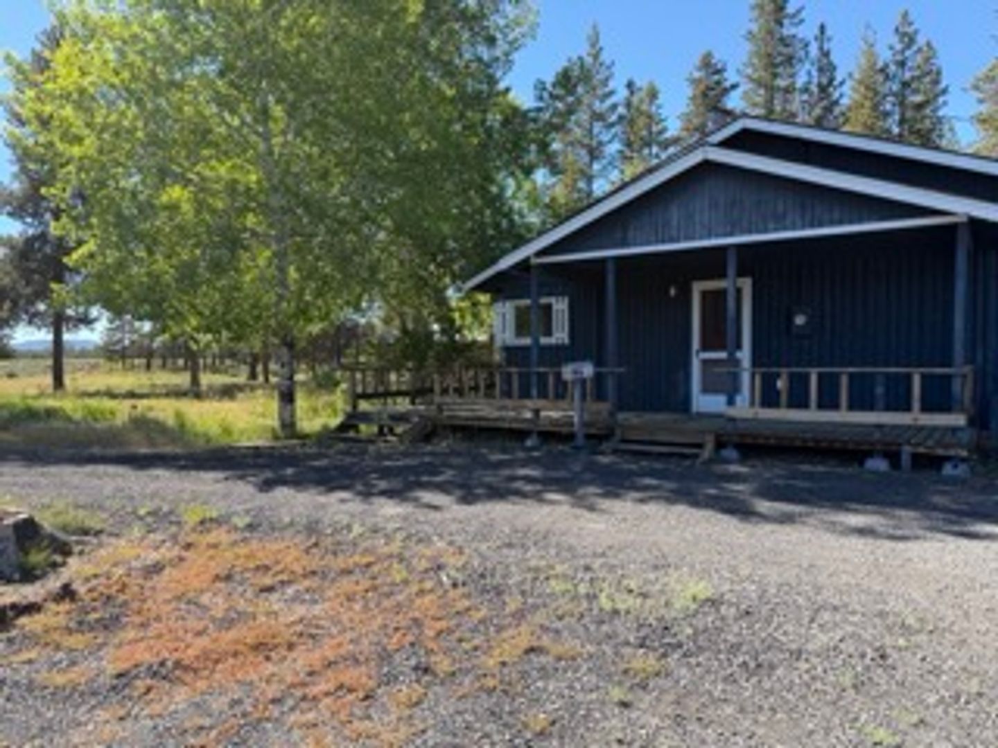 La Pine House: 52220 Huntington Rd