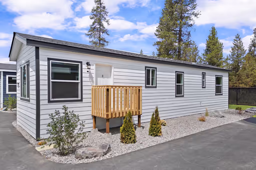 2 Bedroom 1 Bathroom Stand Alone Unit!