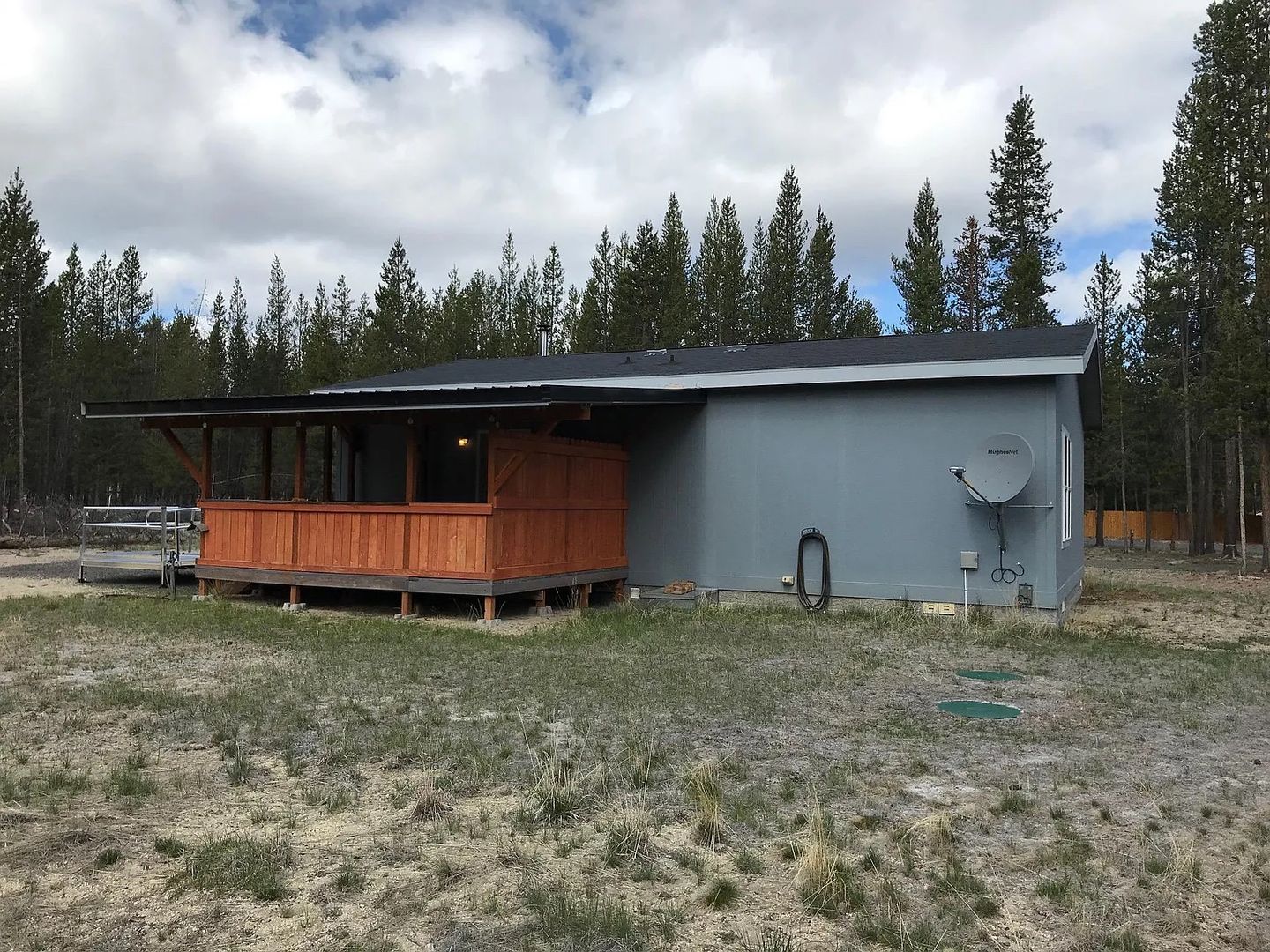La Pine House: 9818 Split Rail Rd.