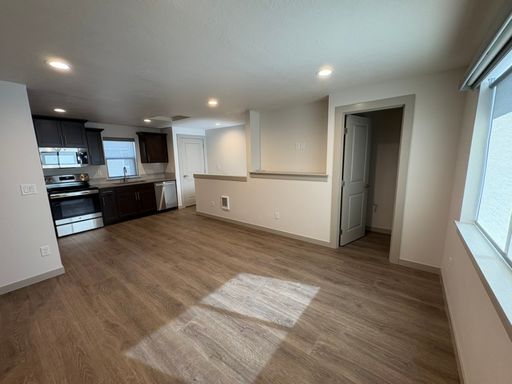 1 Bedroom 1 Bathroom ADU With Private Yard and Entrance