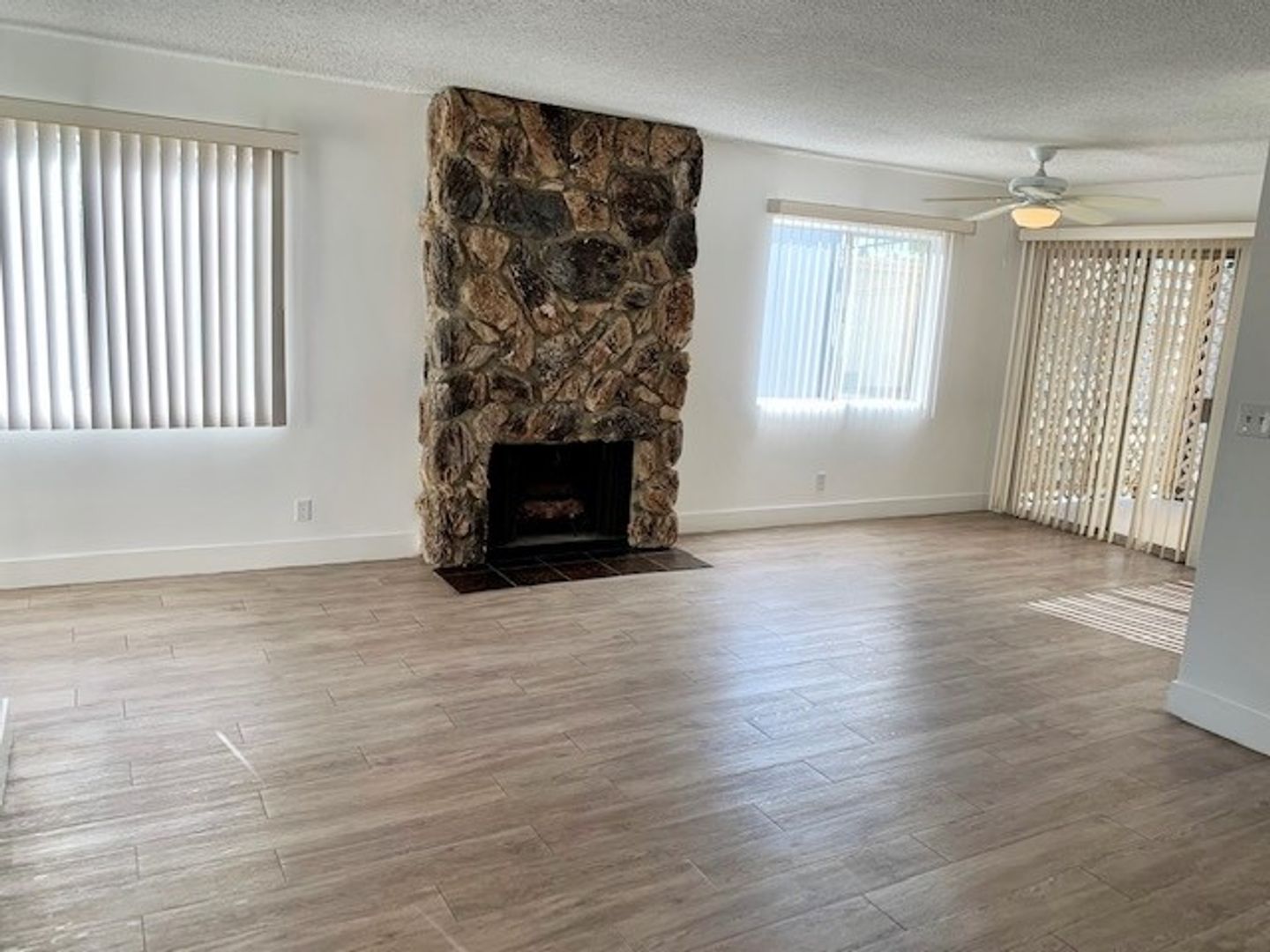 Los Angeles Apartment: 11963 Walnut Lane