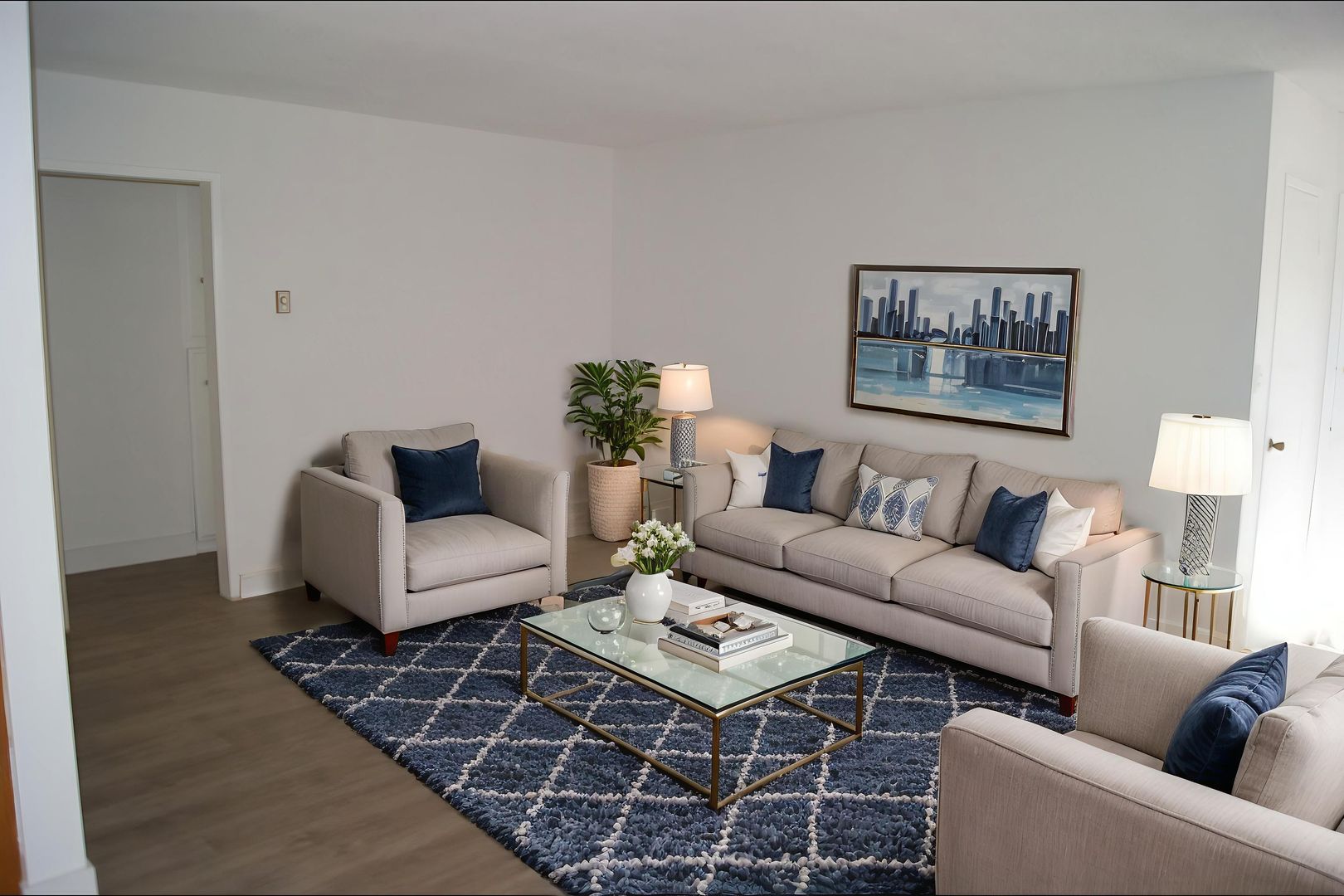 Los Angeles Apartment: 11963 Walnut Lane