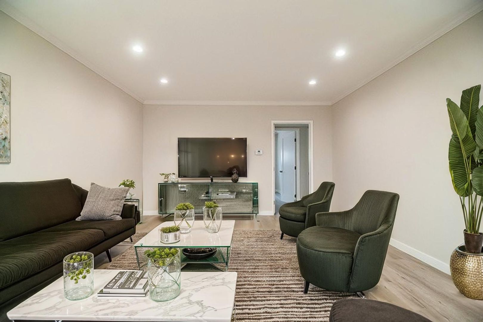 Santa Monica Apartment: 1447 Harvard Street