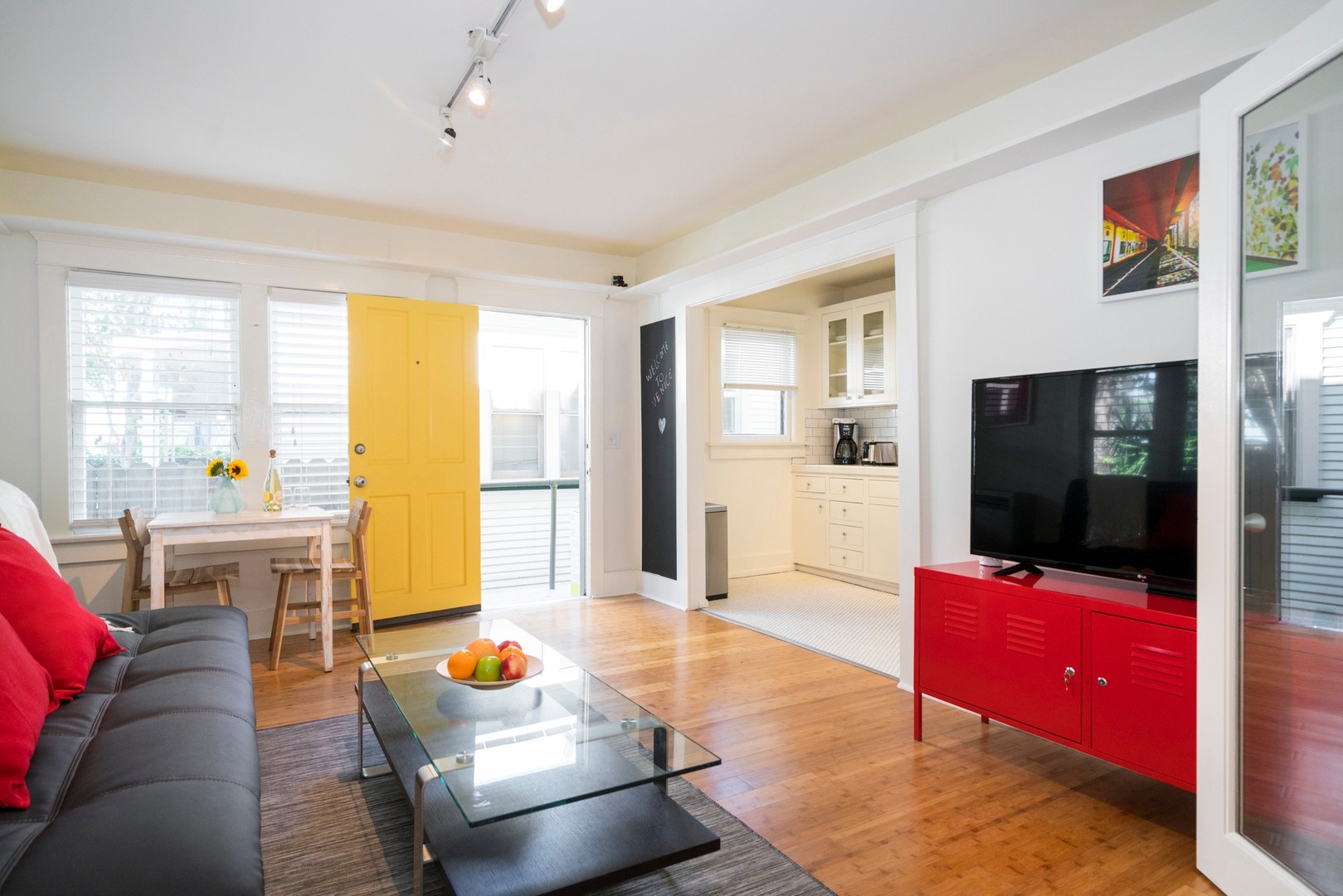 Venice Apartment: 205 Horizon Avenue