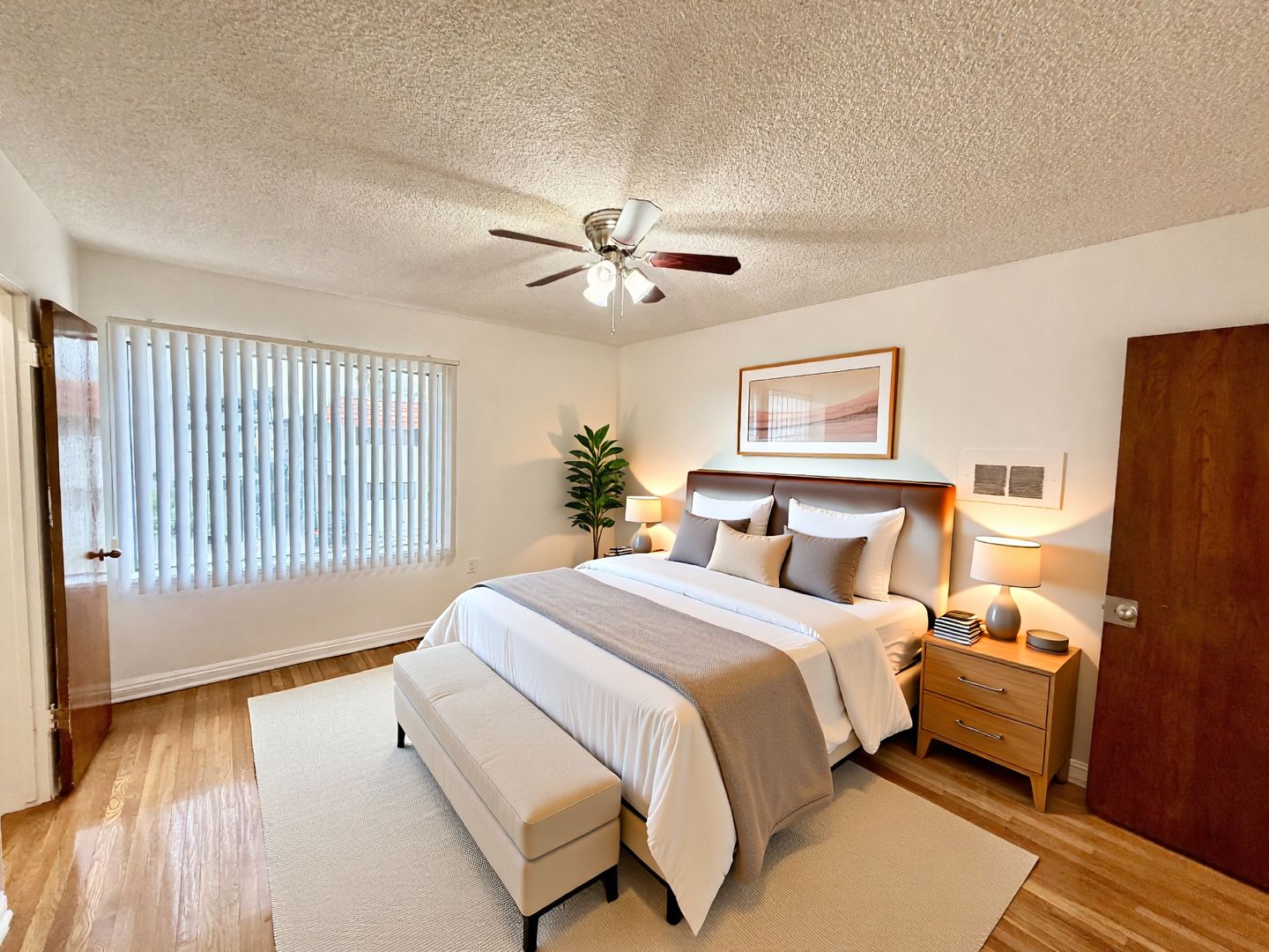 Los Angeles Apartment: 956 Wilcox Avenue