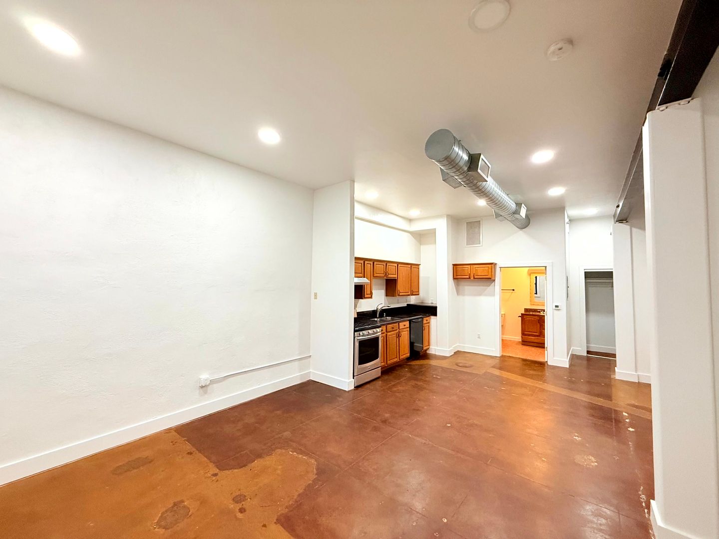 Los Angeles Apartment: 1774 N. Main Street
