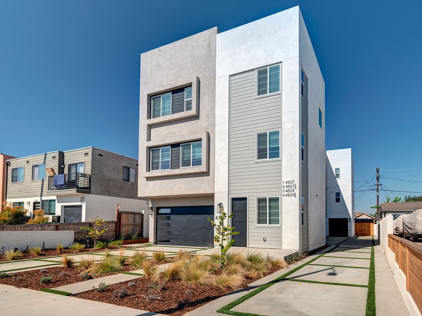 Los Angeles Townhome: 4507 Saturn St - 4507 1/2