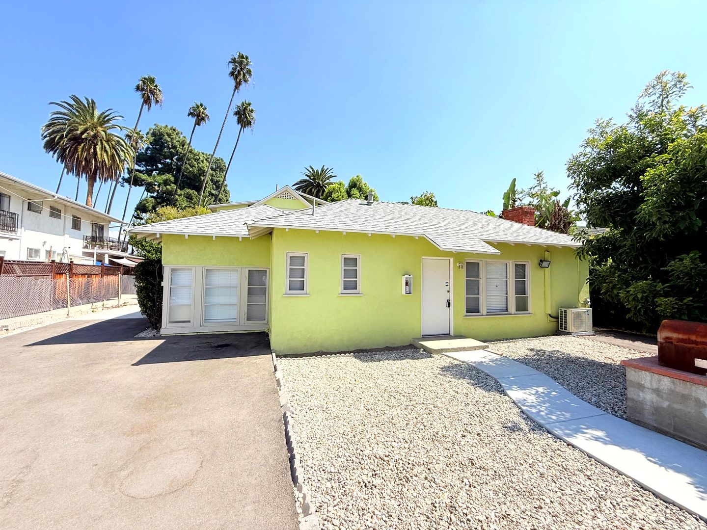 Pasadena Apartment: 607 N. El Molino Avenue