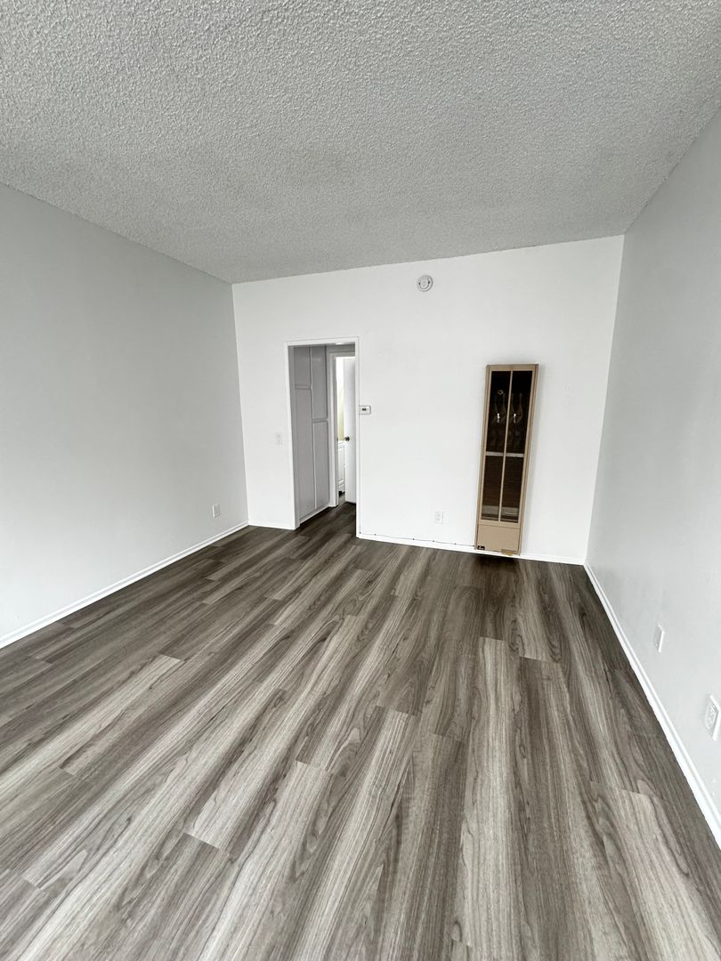 Los Angeles Apartment: 2227 W. Avenue 33