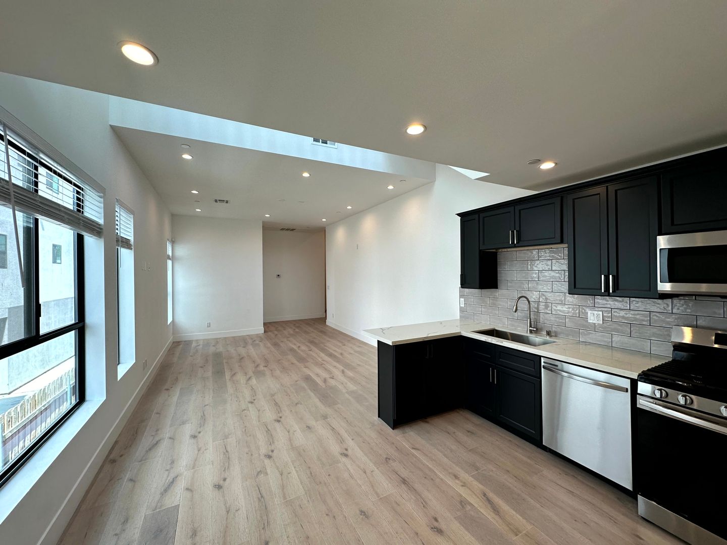 Los Angeles Townhome: 3414 London Street