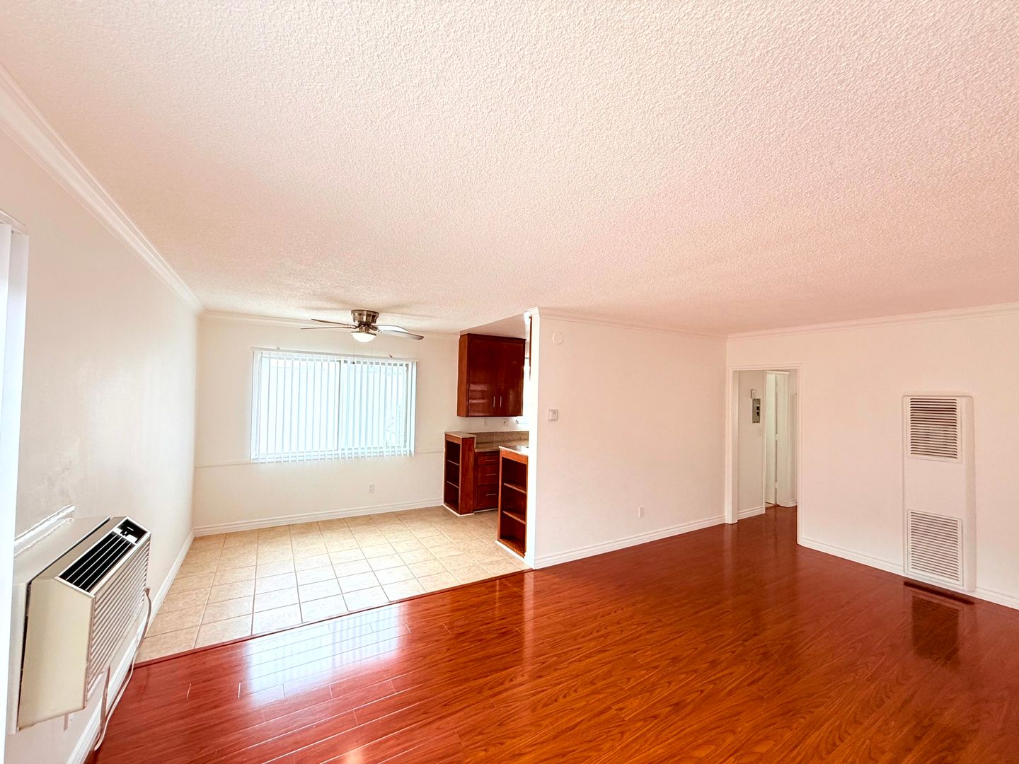 Los Angeles Apartment: 5618 Harold Way