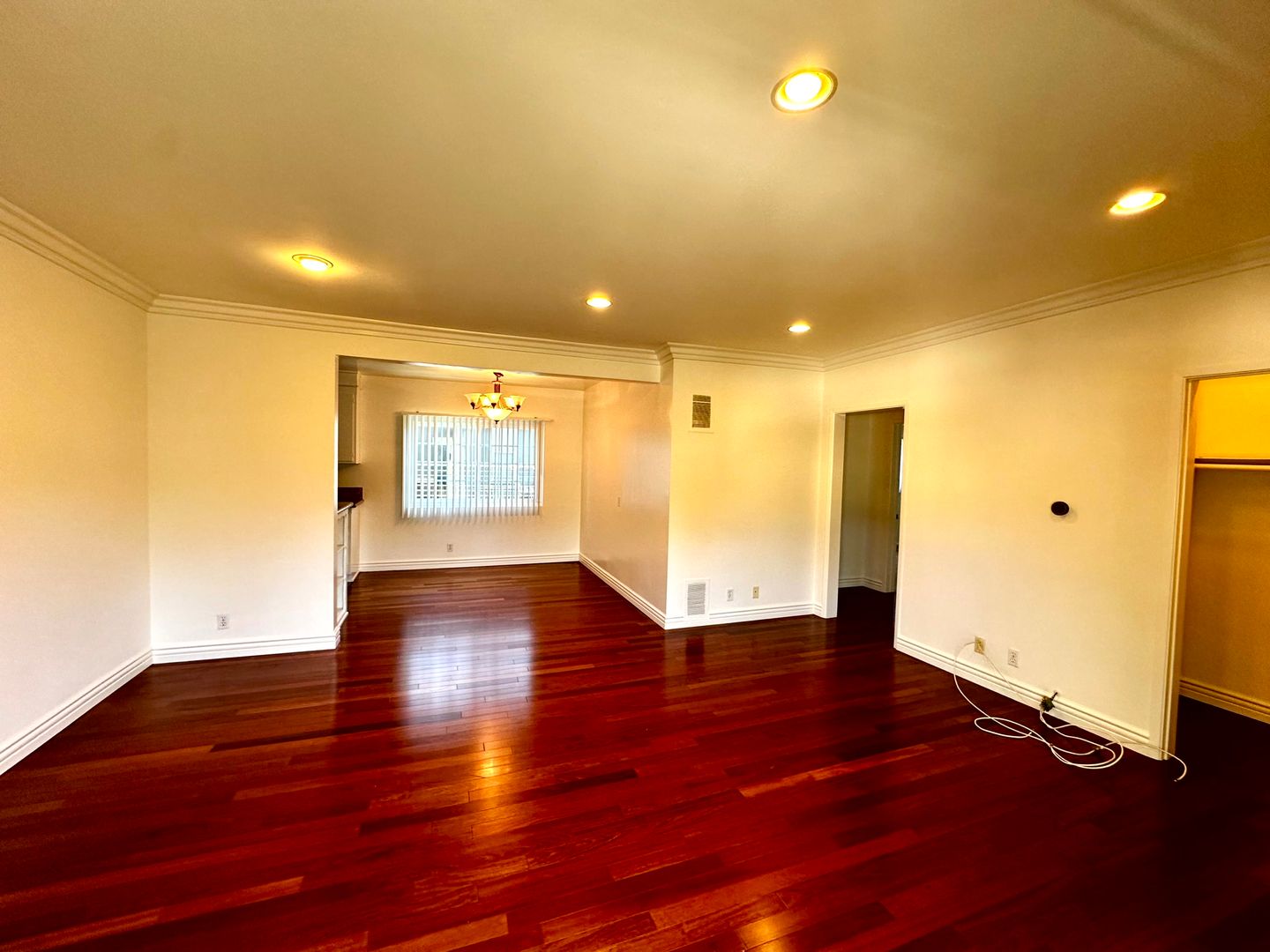 West Hollywood Apartment: 8130 Norton Ave