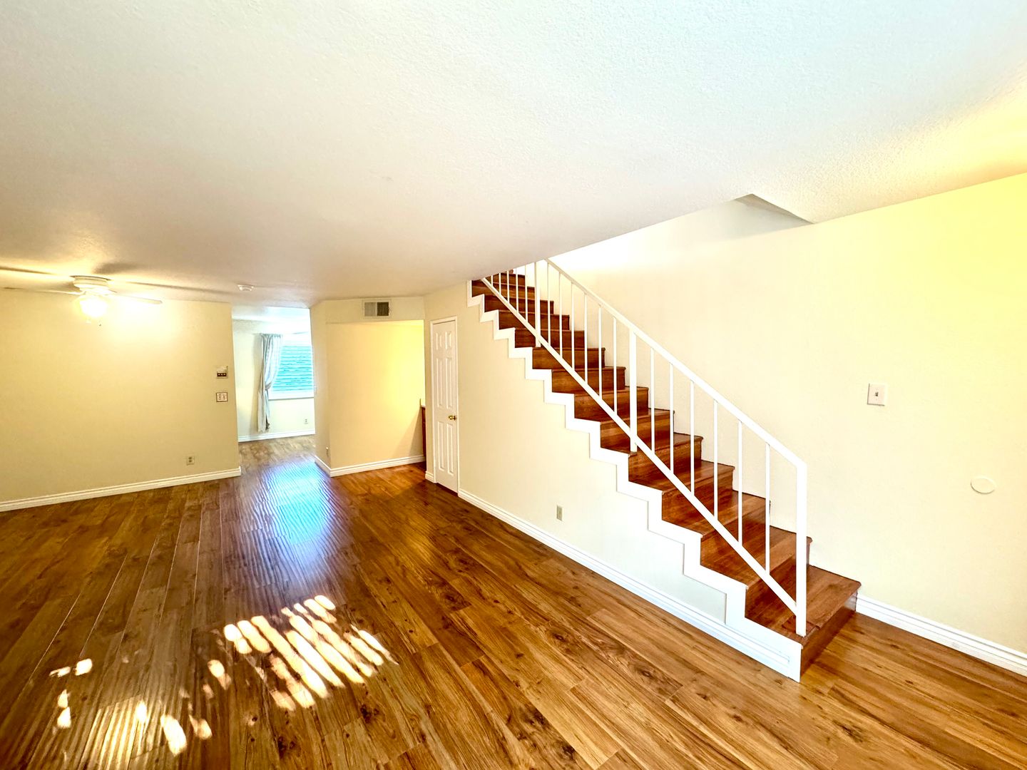 Studio City Apartment: 12251 Moorpark Street