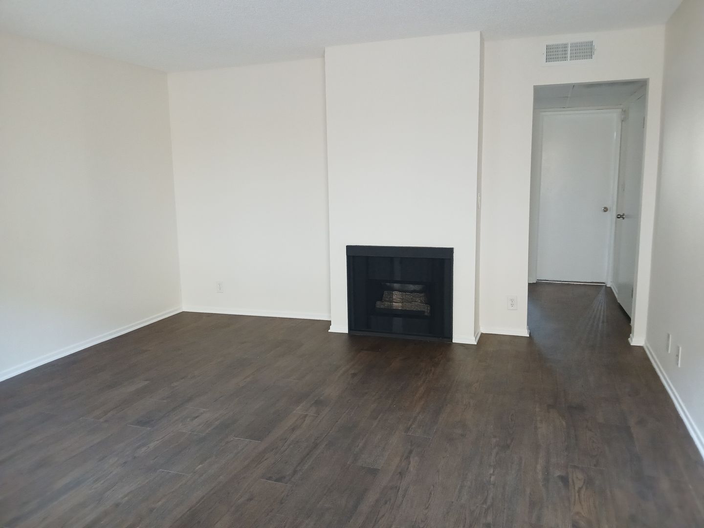 Santa Clarita Apartment: 17740 Scherzinger Lane