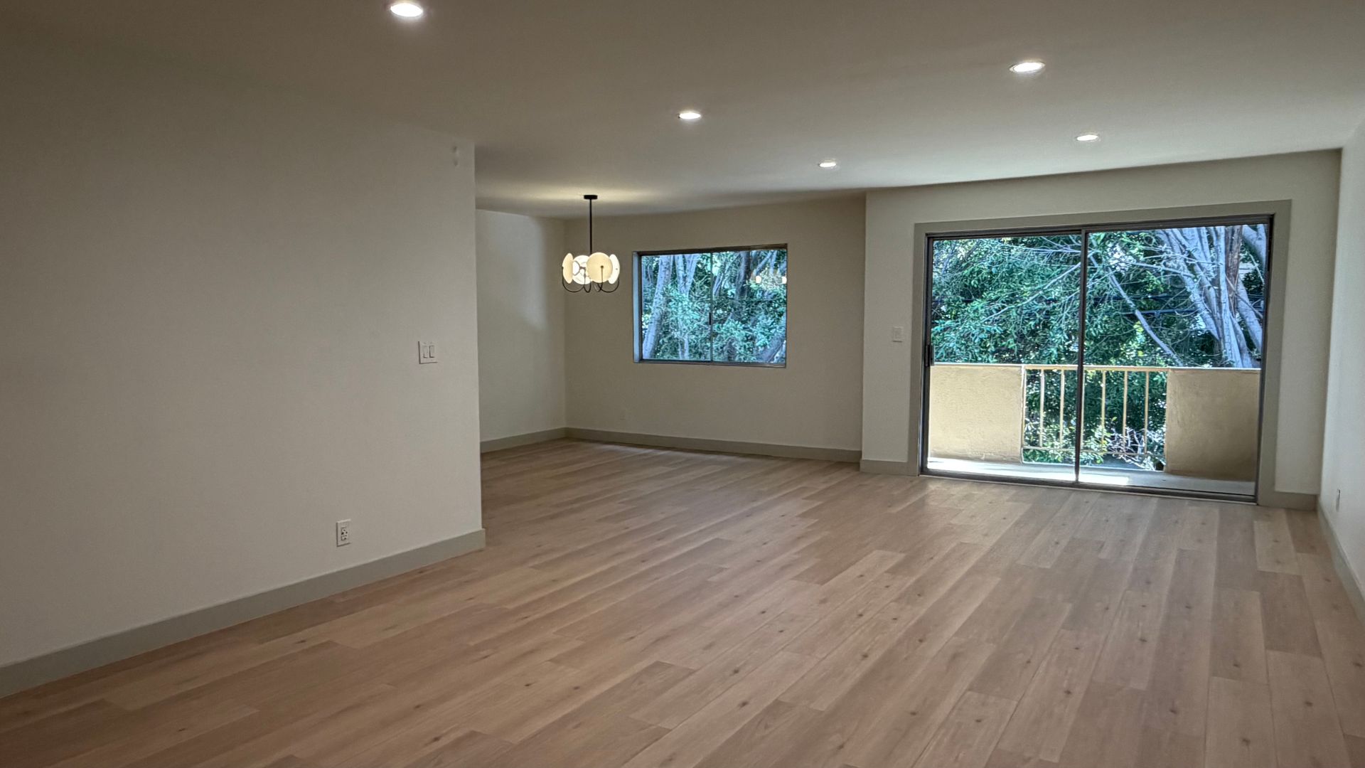 Los Angeles Apartment: 1411 N. Fuller Avenue
