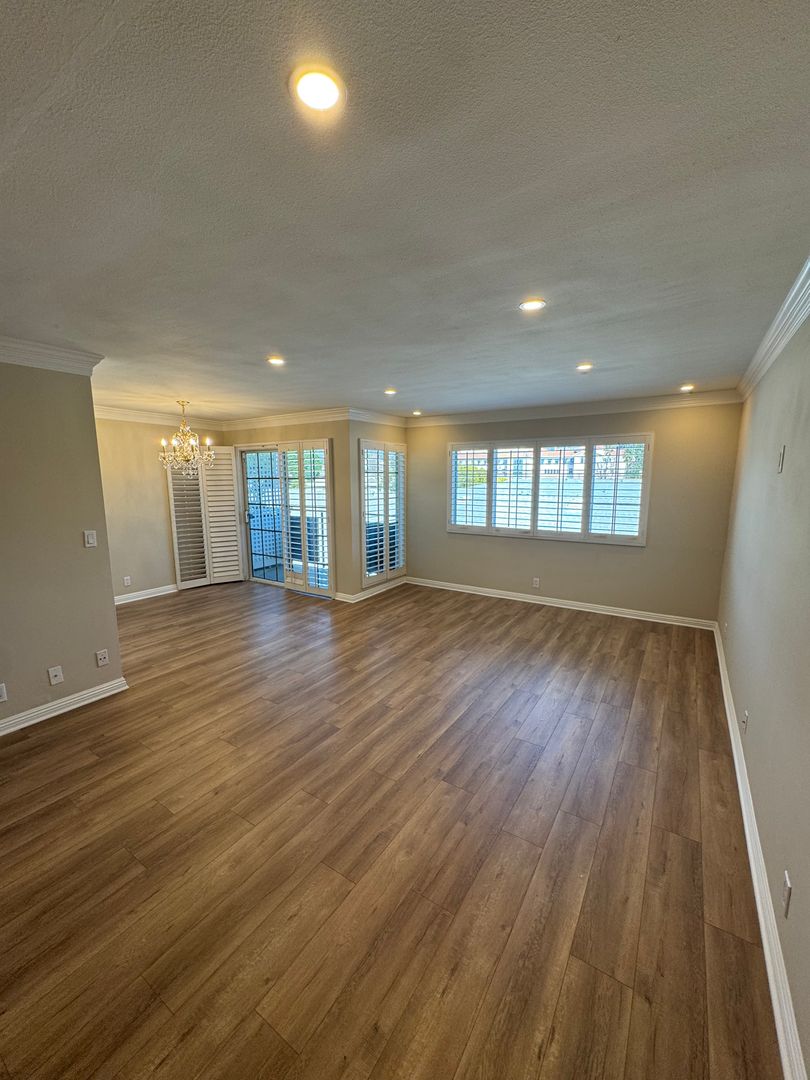 Burbank Condo: 4140 Warner Boulevard, #304