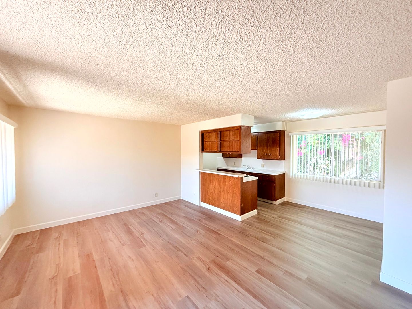 Alhambra Apartment: 21 E. Beacon Street