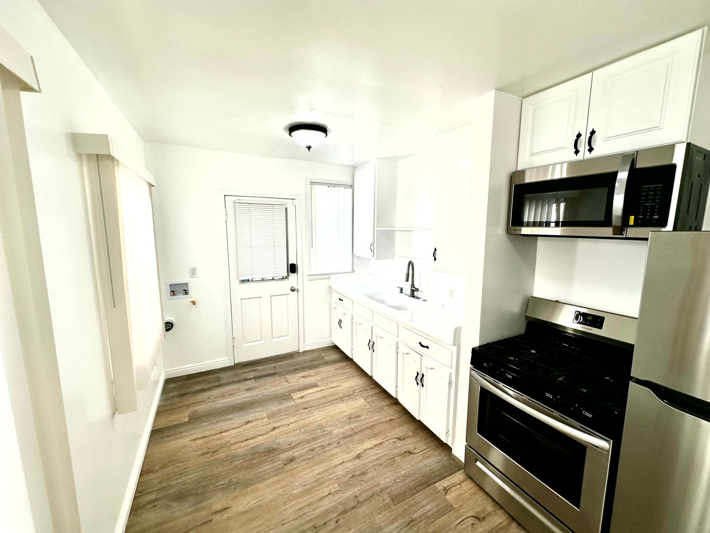 Los Angeles Apartment: 4080-4084 Leimert Blvd (On sale)