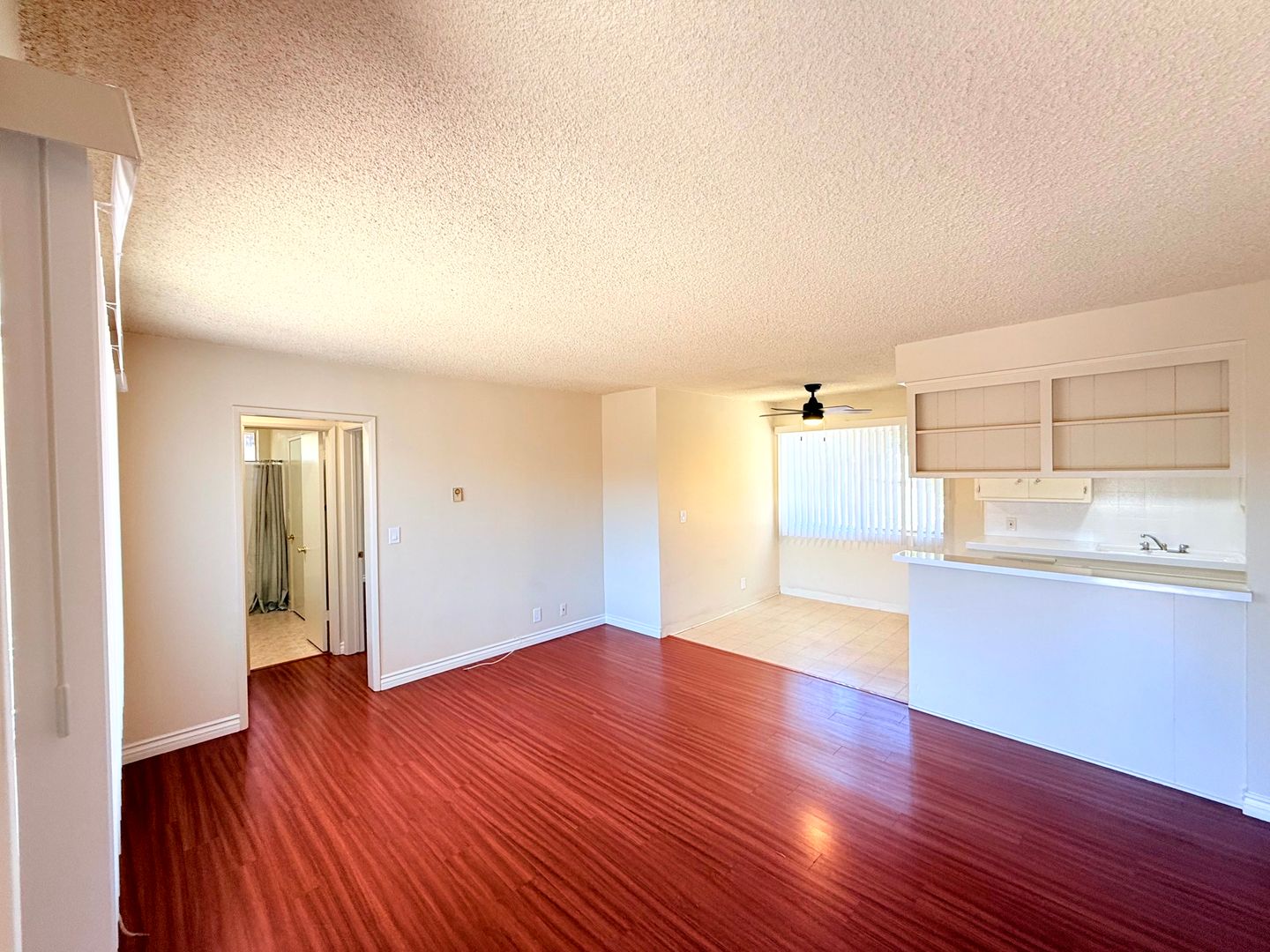 Alhambra Apartment: 21 E. Beacon Street