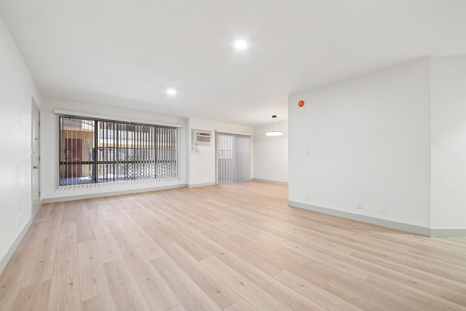 Los Angeles Apartment: 1342 N. Fuller Avenue