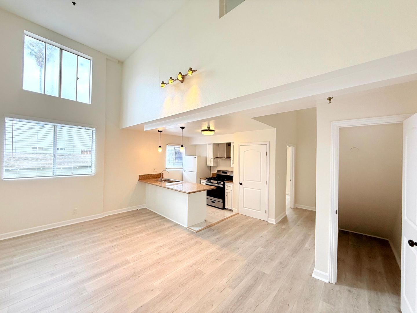 Los Angeles Apartment: 432 N Kingsley Dr.