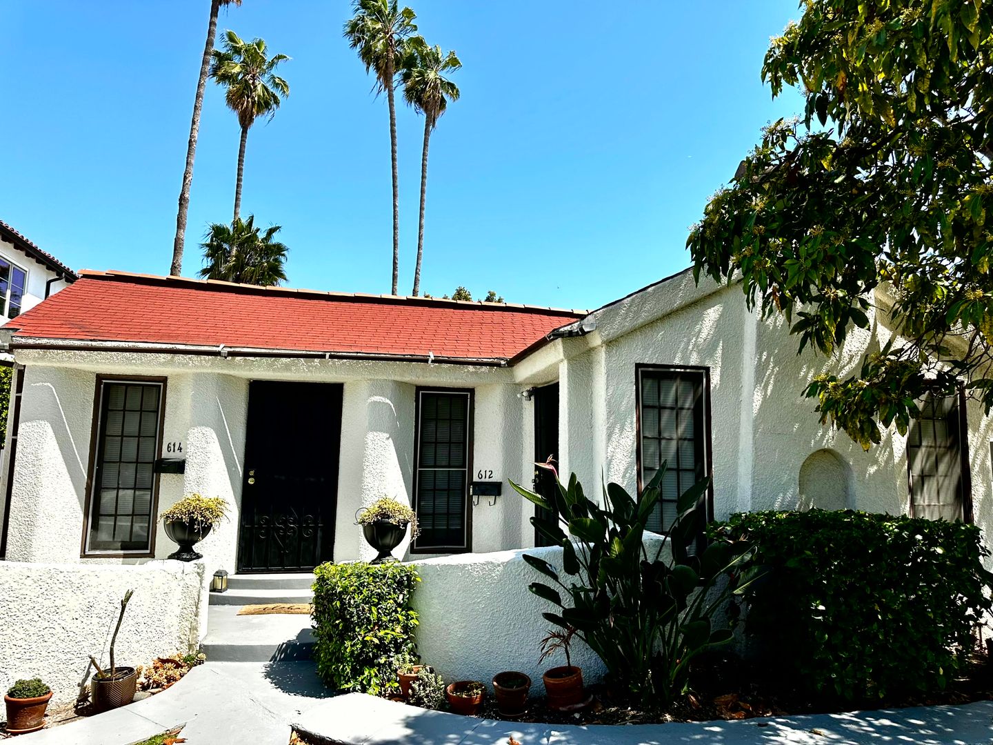 Los Angeles Apartment: 612 - 614 N Poinsettia Pl