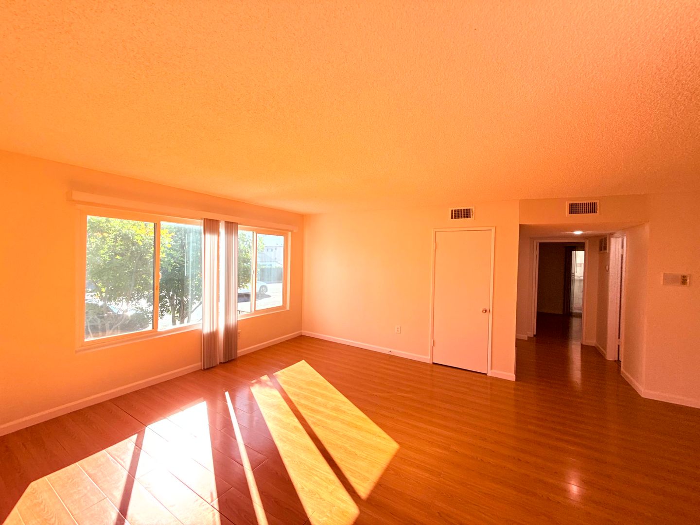 Glendale Apartment: 1059 Western Avenue