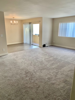 SUPER SIZED 1 BEDROOM IN HEART OF PRIME SHERMAN OAKS AREA – photo 1