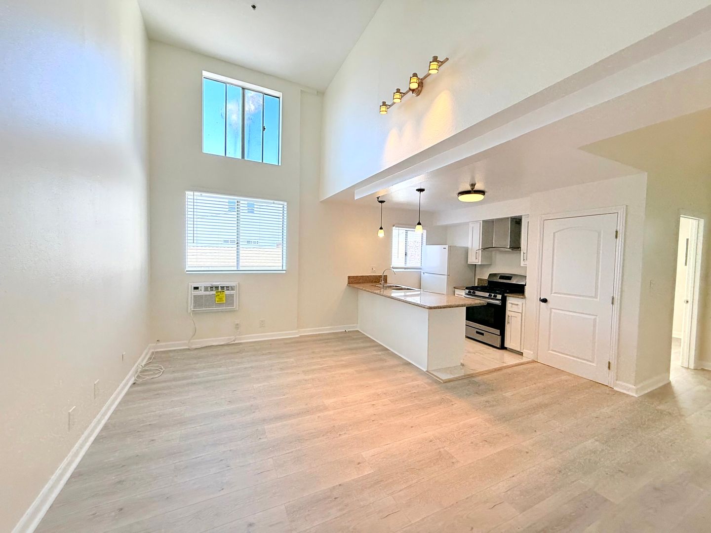 Los Angeles Apartment: 432 N Kingsley Dr.