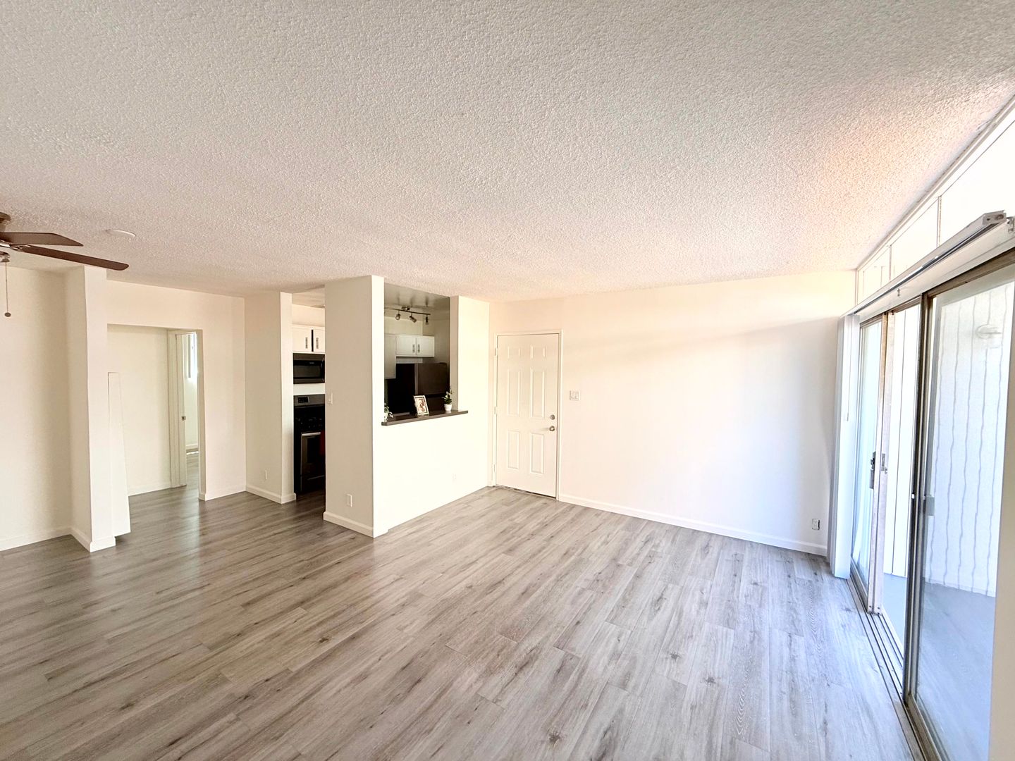 Los Angeles Apartment: 1029 N. Ardmore Avenue