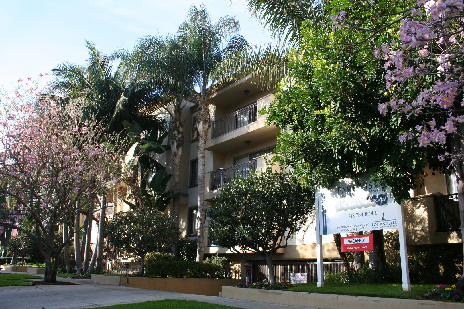 Sherman Oaks Apartment: 4647 Vista Del Monte