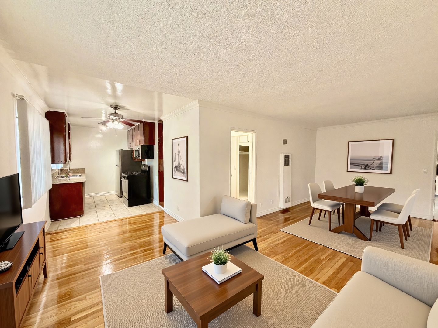 Los Angeles Apartment: 956 Wilcox Avenue