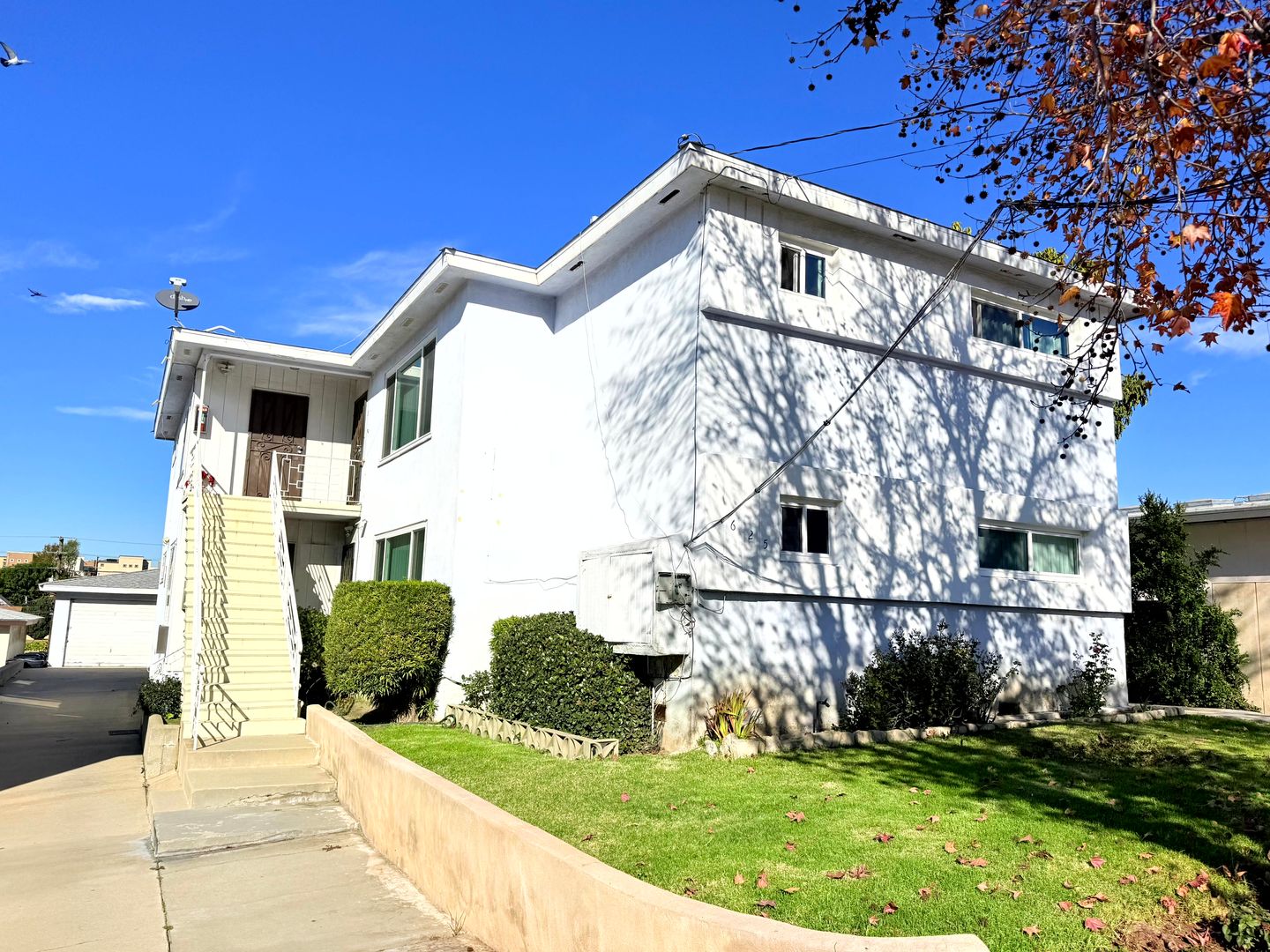 Inglewood Apartment: 625 Aerick Street