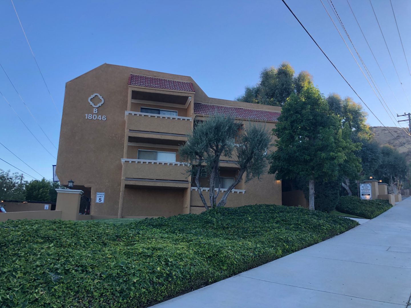 Santa Clarita Apartment: 18046 Beneda Lane