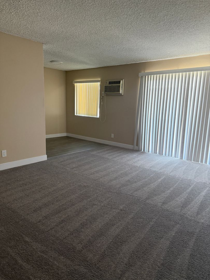 Canoga Park Apartment: 8340 Northgate Ave