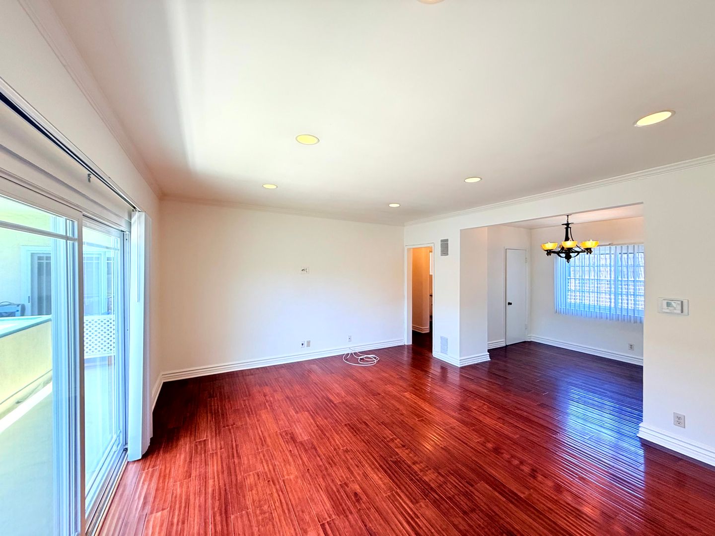 West Hollywood Apartment: 8130 Norton Ave