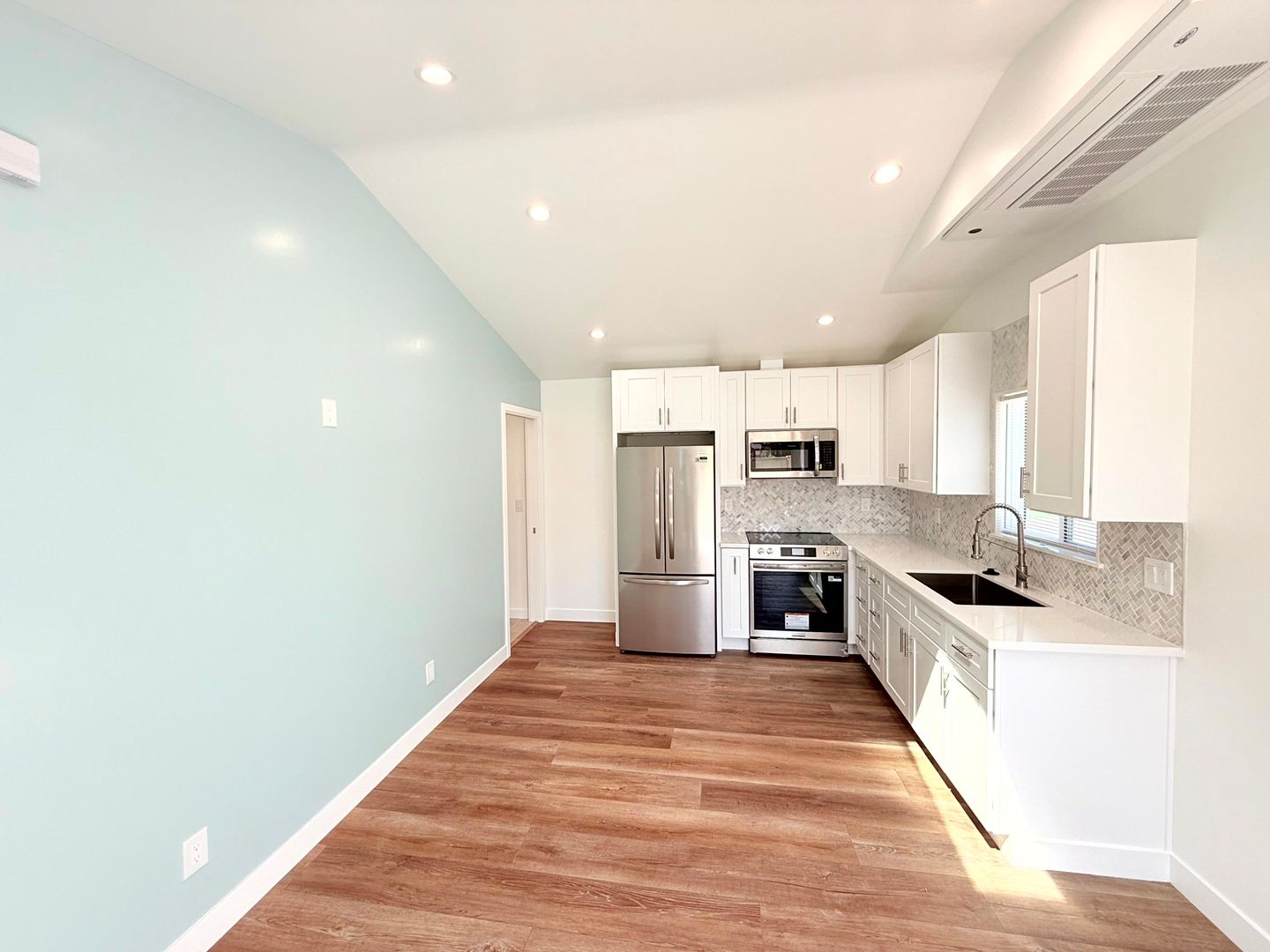 Pacoima Apartment: 10837-10839 Fellows Avenue