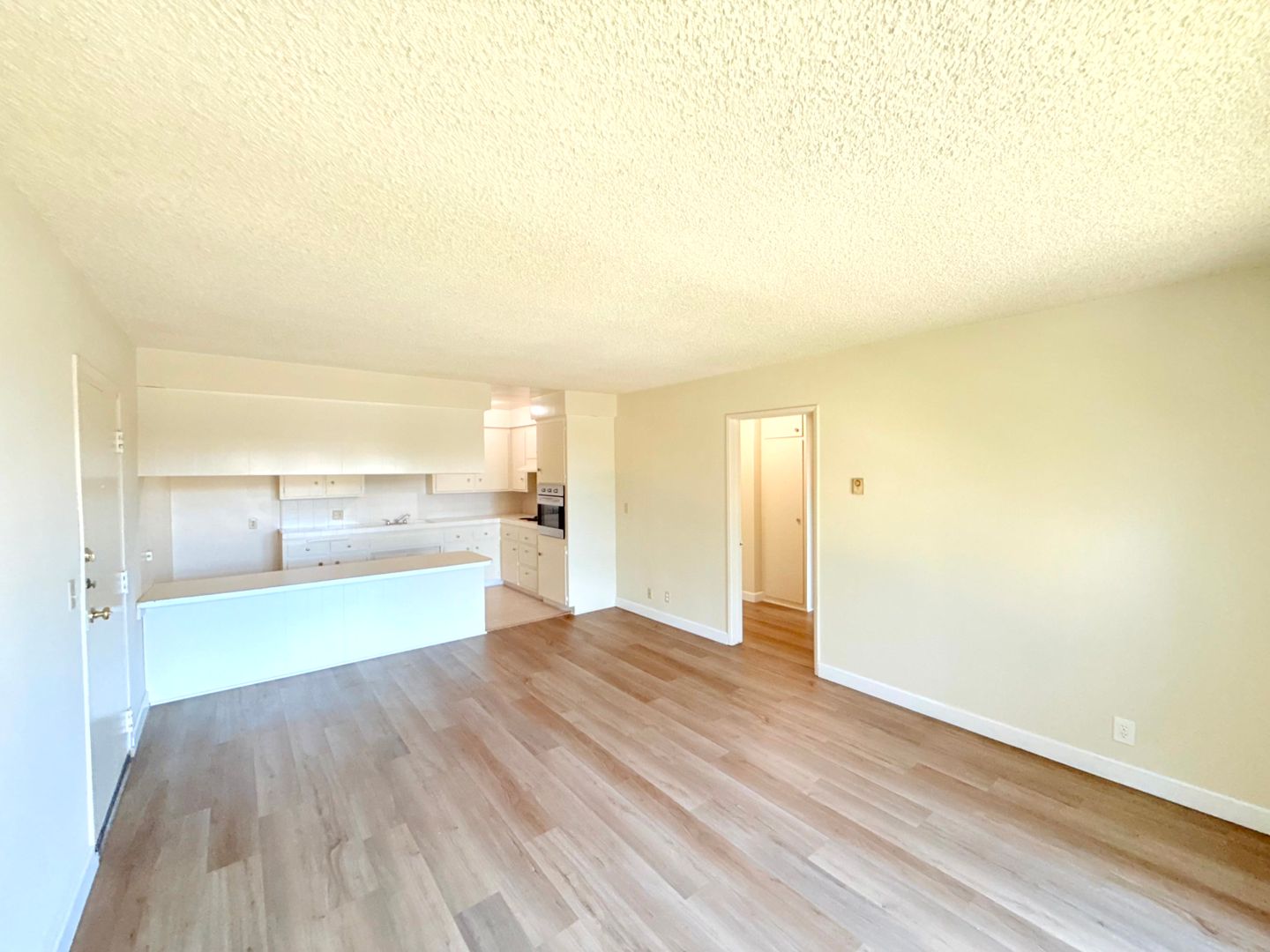 Alhambra Apartment: 21 E. Beacon Street