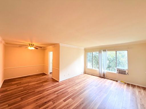 Beautiful 2nd Floor 1 Bedroom - 1 Bath in Fairfax/Melrose District – photo 1