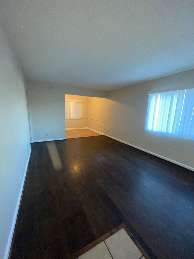 Lynwood Apartment: 11185 Carson Drive
