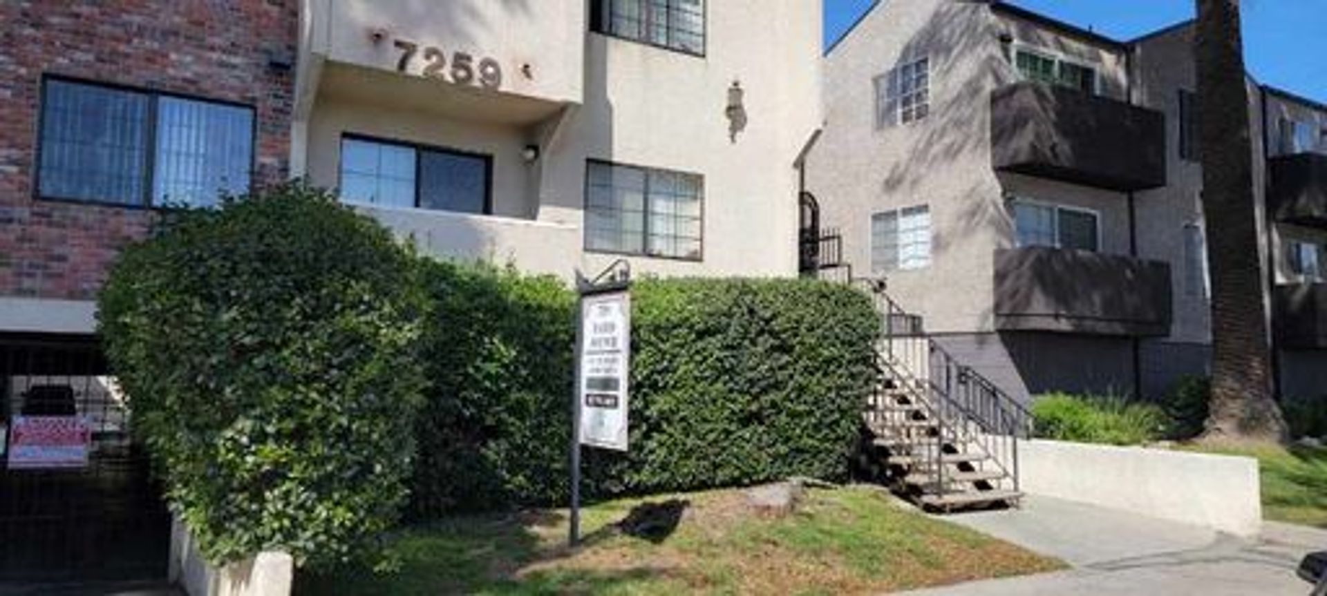 Reseda Apartment: 7259 Baird Avenue