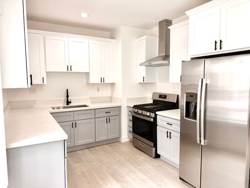 Fully Renovated & Spacious 1-Bedroom Unit Available! – photo 1