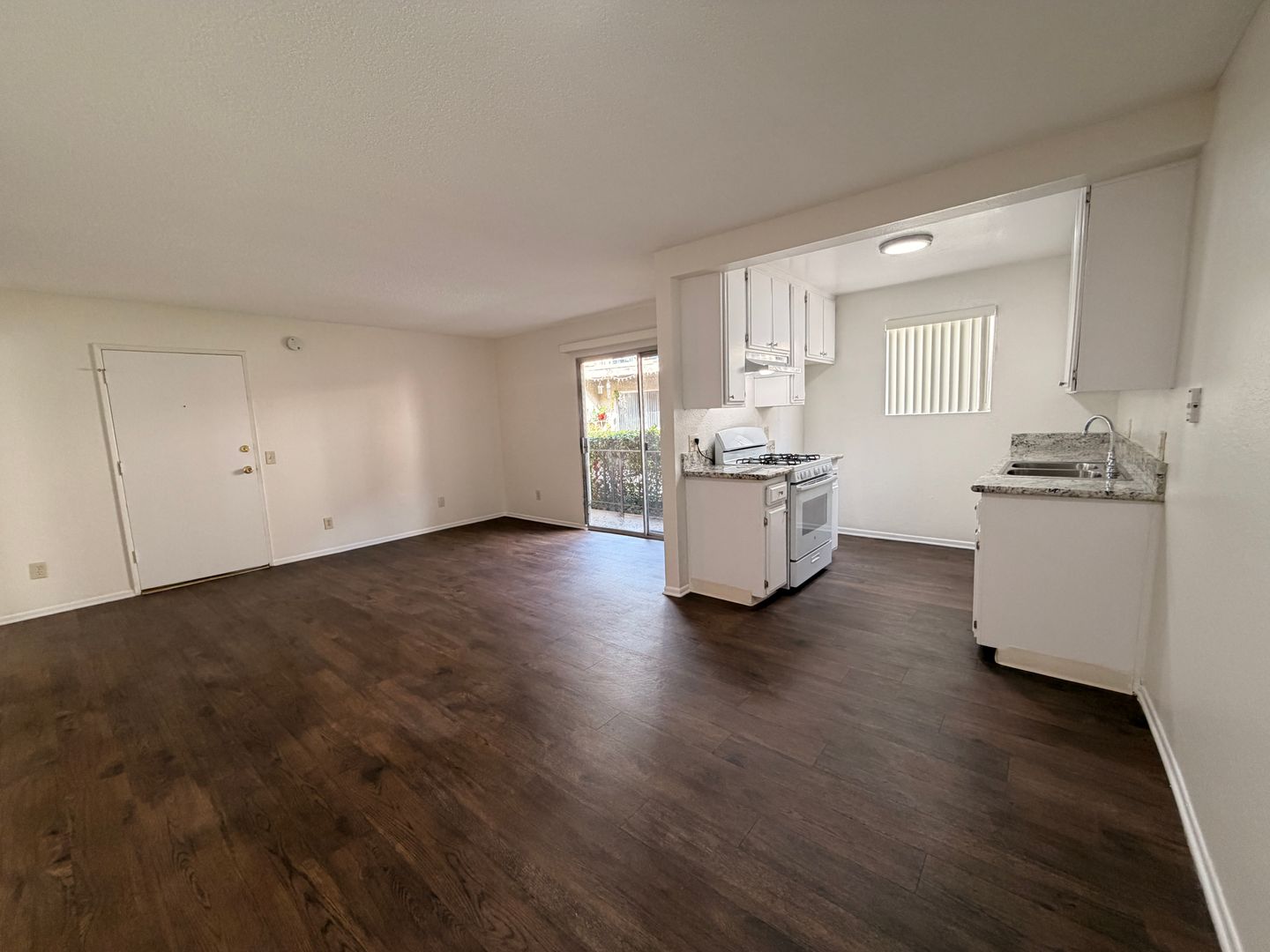 Santa Clarita Apartment: 24851 Walnut Street