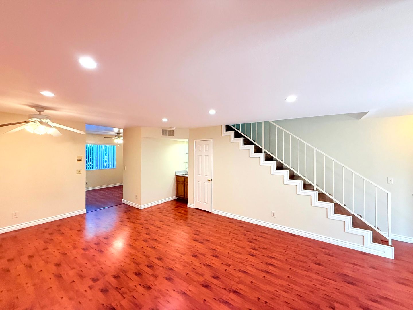 Studio City Apartment: 12251 Moorpark Street