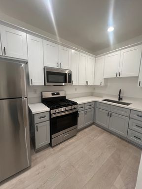Beautiful Remodeled Studio for Rent - Won't Last, Call Today! – photo 1